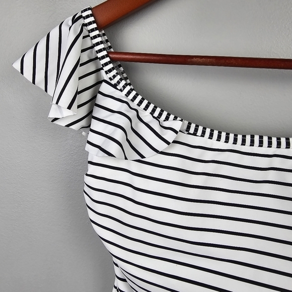 VINCE CAMUTO‎ SWIM One-Piece Off Shoulders Bathing Suit Striped Black White Sz 6 - Picture 5 of 16